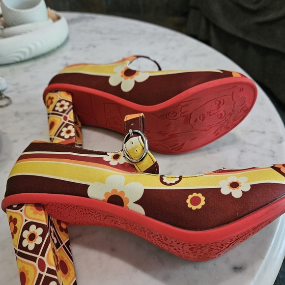 Hot Chocolate Designs 1970s High Heels - Picture 7 of 8